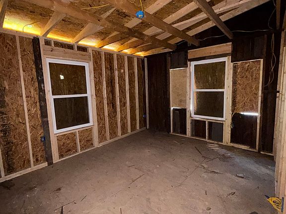 2nd image of 359 Dewitt St