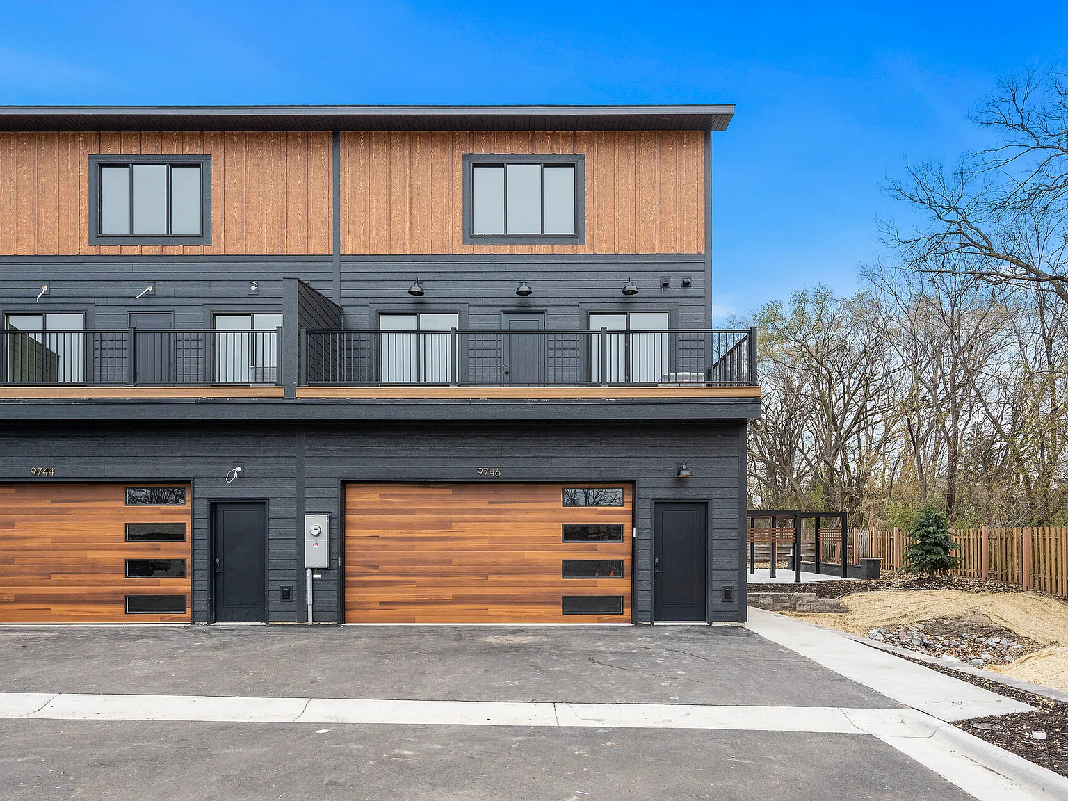 9744 University Ave NW — Photo 4