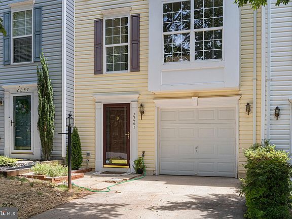 4th image of 2261 Forsythia Dr