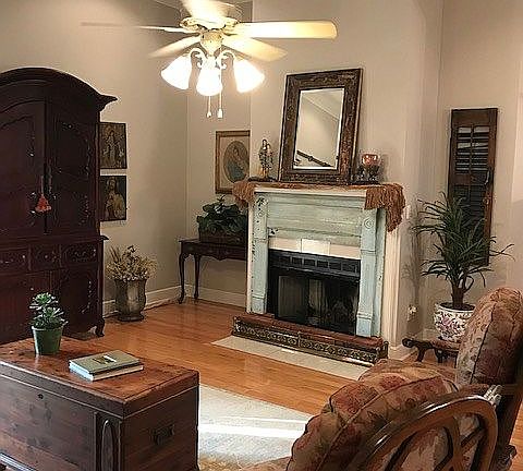 2nd image of 513 Kings Cove Cir