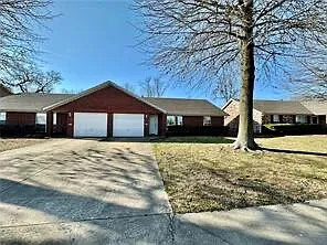 2 bed, 2.0 bath, 1246 sqft, $1,499 — Photo 2