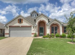 5232 Smokey Ridge Dr, Fort Worth, TX 76123
