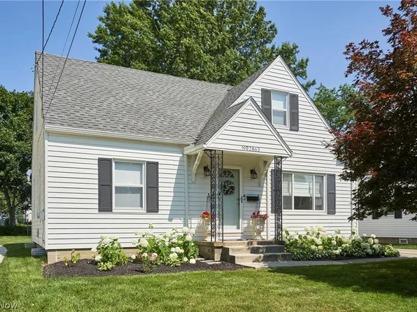 2863 11th St, Cuyahoga Falls, OH 44221