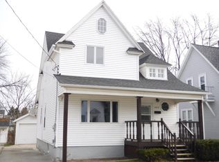 1213 S 13th St, Manitowoc, WI 54220