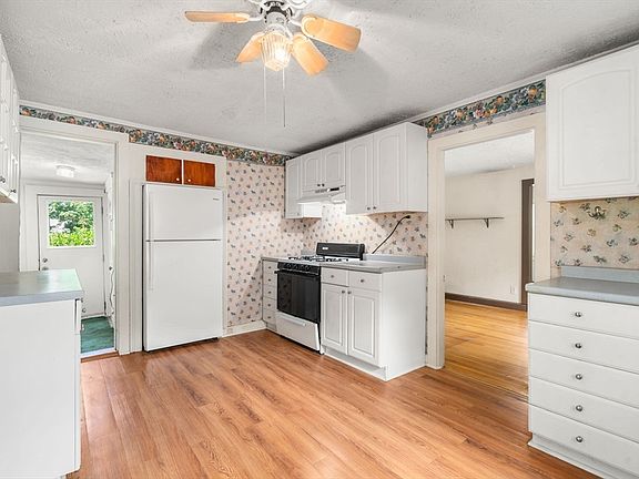 3rd image of 40 Fairfield St