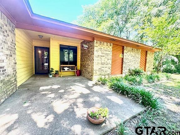 3rd image of 23319 Peninsula Point