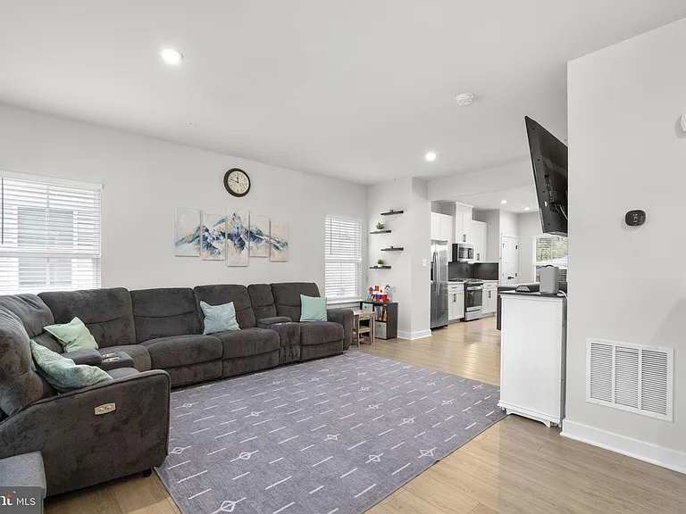 1713 Aurora Way — Photo 4