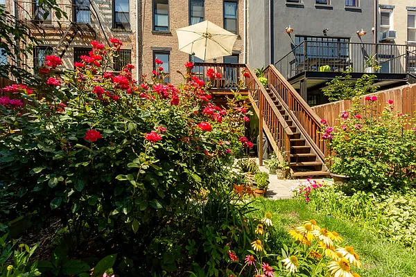 Rented by Compass | media 31