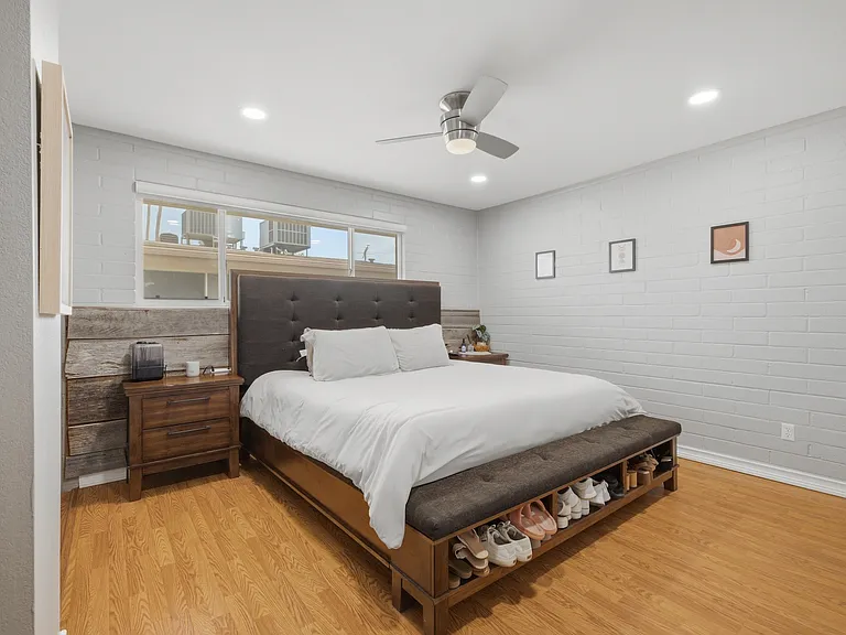 4846 N Woodmere Fairway #8 — Photo 16