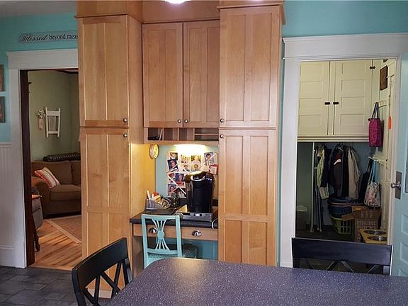 5th image of 127 Highland Ave