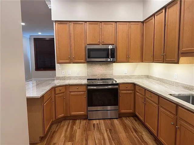 215 Decatur St #405 — Photo 6