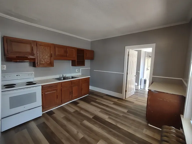 48 Laurel St #4 — Photo 6