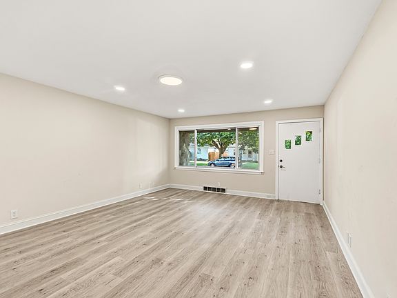 4th image of 1209 Colorado Ave