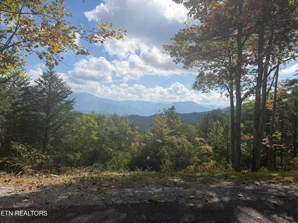 Laurel Top Way, Sevierville, TN 37862
