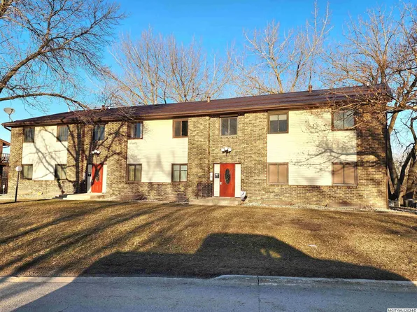 667 Briarstone Dr APT 1, Mason City, IA 50401