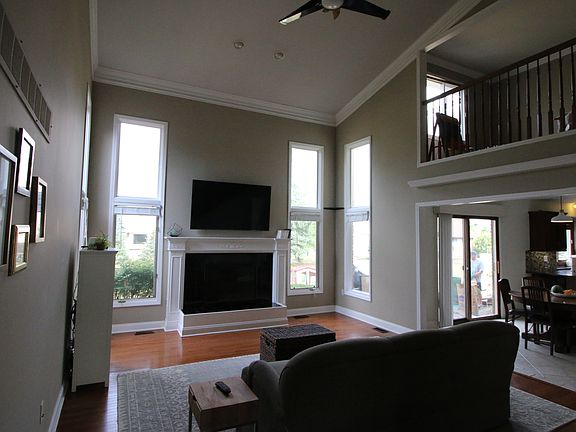 3rd image of 2439 Westgate Ct