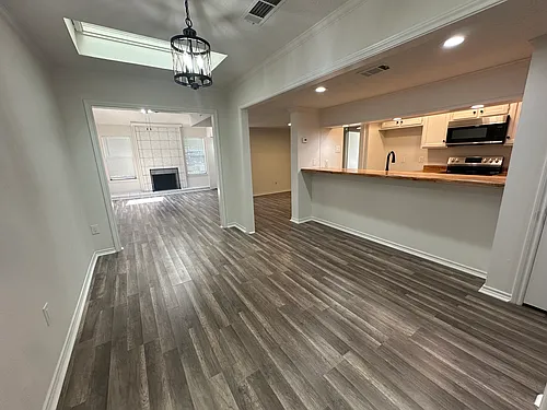 3231 Elizabeth St Photo 1
