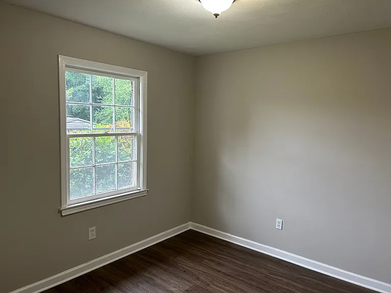 1296 Vicksburg Dr — Photo 11