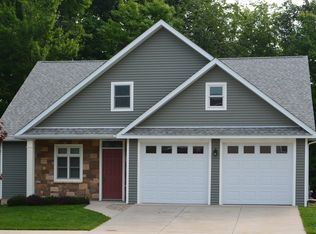 761 Ravinia Dr E, Valparaiso, IN 46385