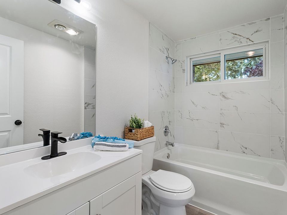 1st image of 12102 107th Avenue Ct E