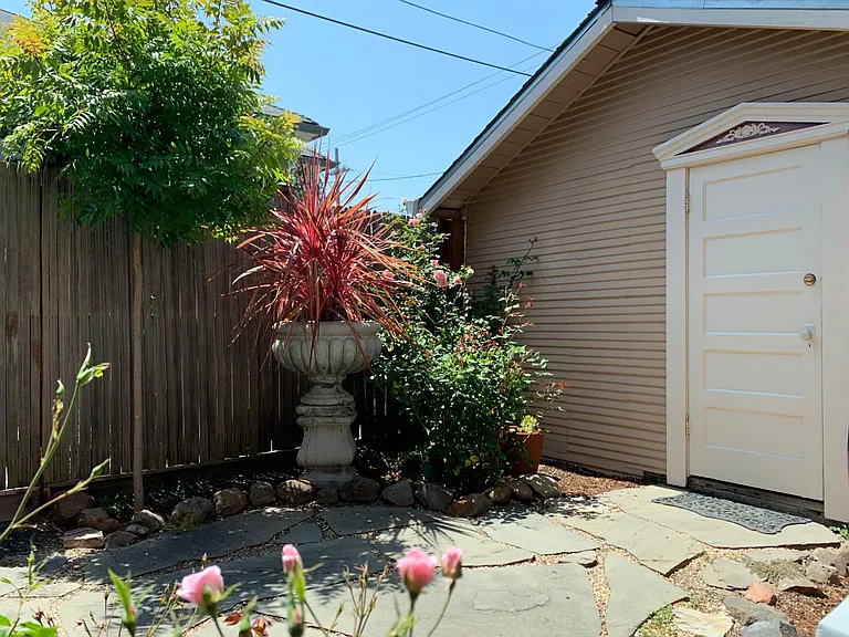 Garden area and laundry room.