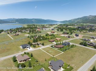 137 Columbine St, Alpine, WY 83128