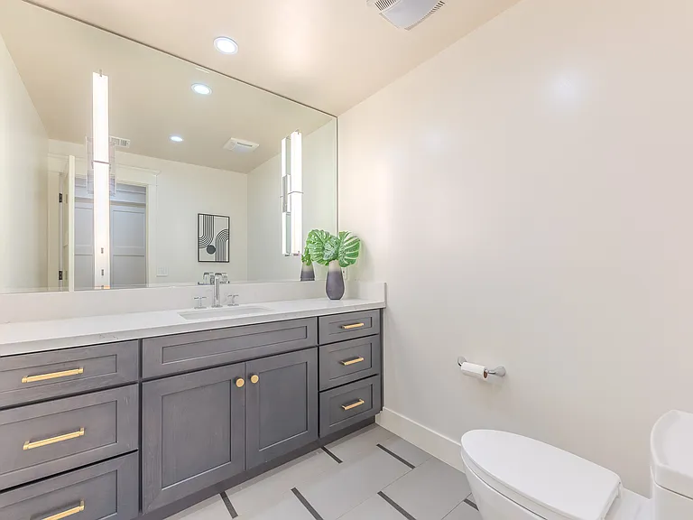2150 S El Molino Ave — Photo 41