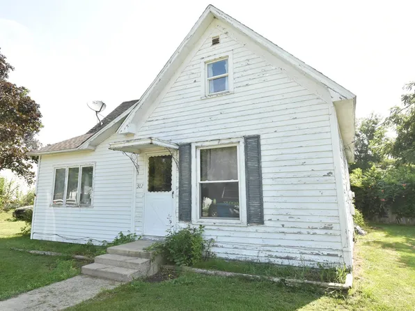 307 S Center St, Boswell, IN 47921