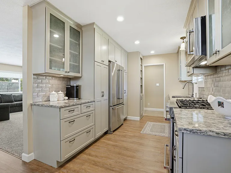 4657 Brenda Cir — Photo 11