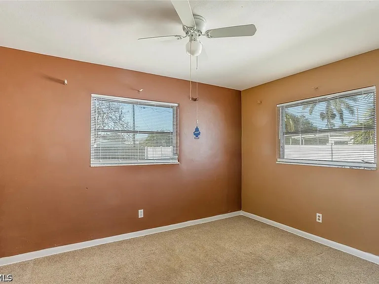 806 Entrada Dr N — Photo 11