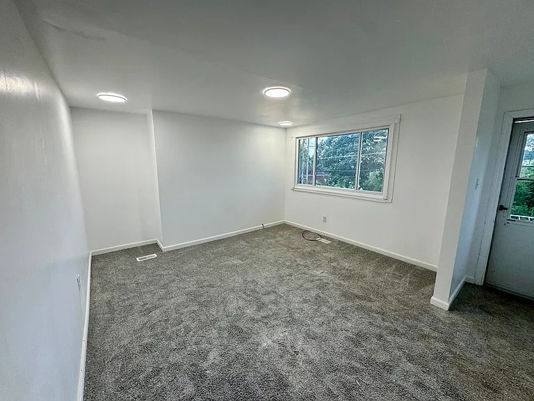 42 Climax St — Photo 8