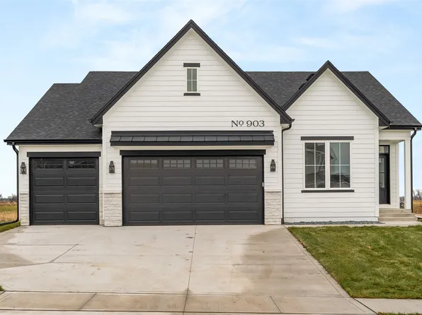 903 Spruce Ave, Norwalk, IA 50211