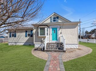 117 Avenue B, West Babylon, NY 11704