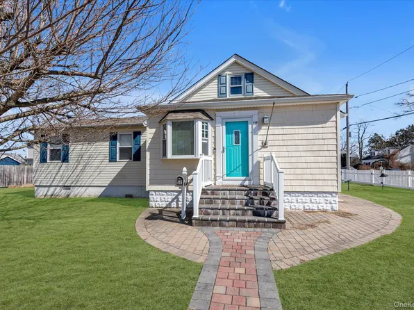 117 Avenue B, West Babylon, NY 11704