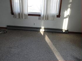 4th image of 824 E 10th St