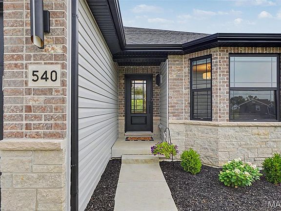 3rd image of 540 Edison Way