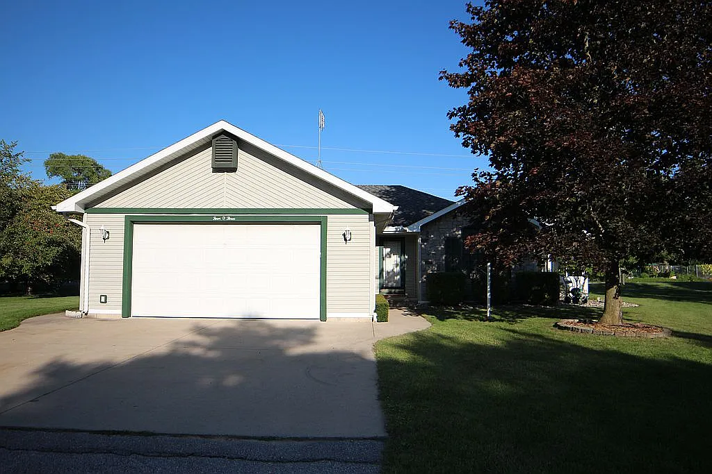 403 Rust St photo 1
