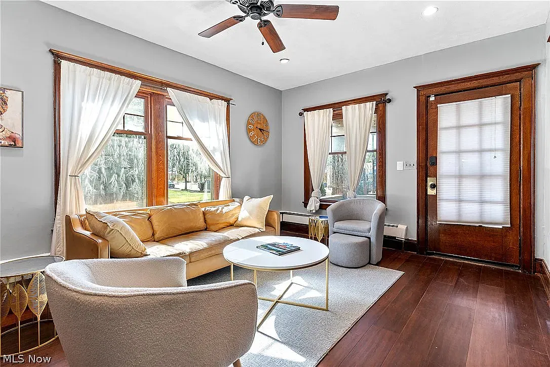 4 bed, 2000 sqft, $2,500 — Photo 3