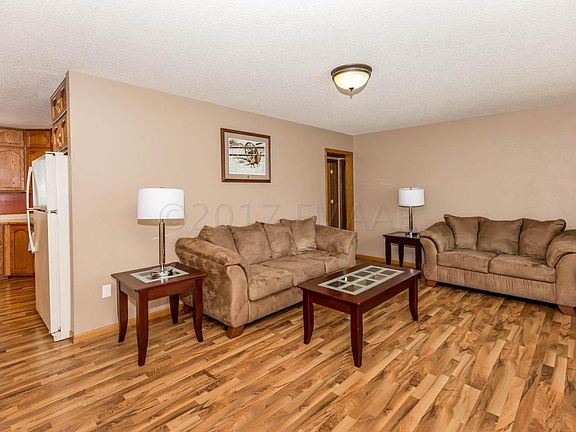 4th image of 106 4th Ave E
