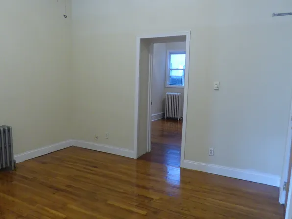 3845 Hamilton St, Philadelphia, PA