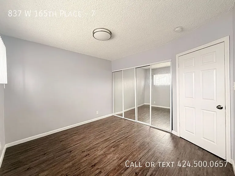 837 W 165th Pl #7 — Photo 24