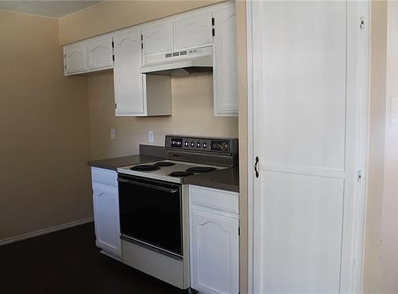 5th image of 4205 Oak Country Dr