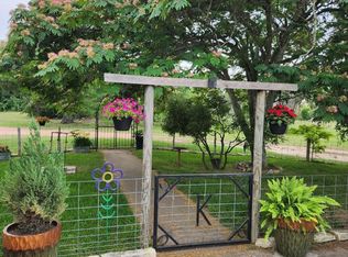 67 Hill Top Dr, Fredericksburg, TX 78624