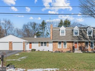 1318 Montfort Dr, Harrisburg, PA 17110