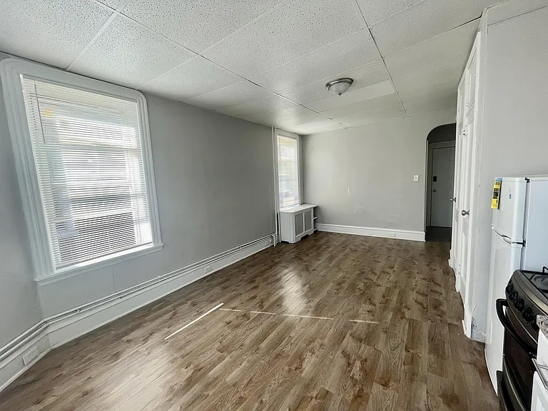 1230 W Allegheny Ave #2R — Photo 6