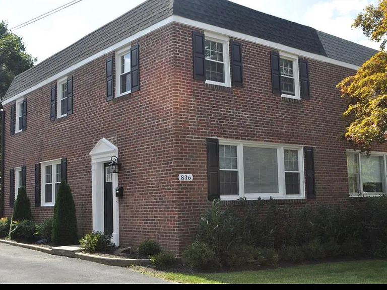 836 Conestoga Rd — Photo 3