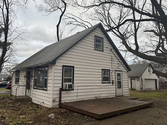 2nd image of 1341 Hinckley St