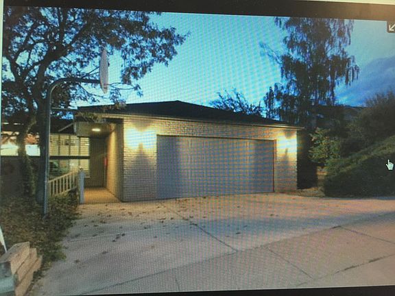 4th image of 2829 E Glen Oaks Dr