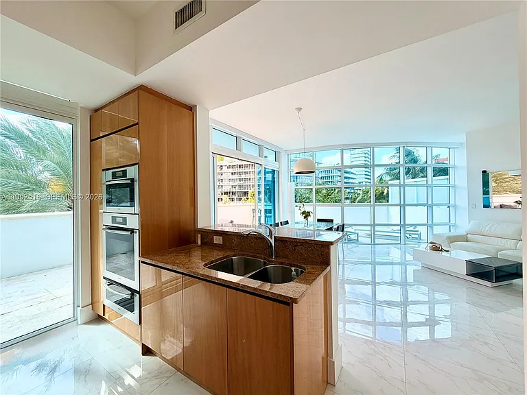 50 S Pointe Dr #LOFT4 — Photo 15