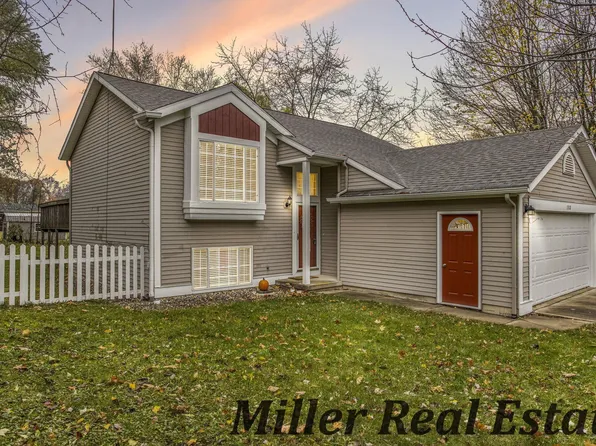 1318 S Montgomery St, Hastings, MI 49058
